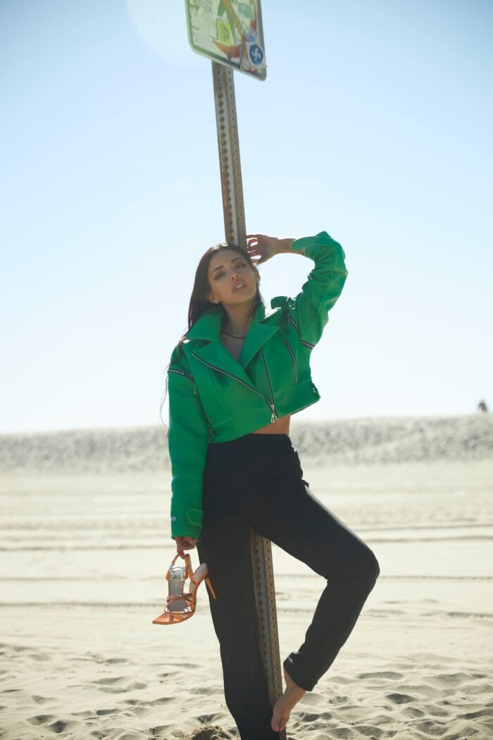 GREEN LEATHER JACKET WITH REMOVABLE SLEEVES - Image 4